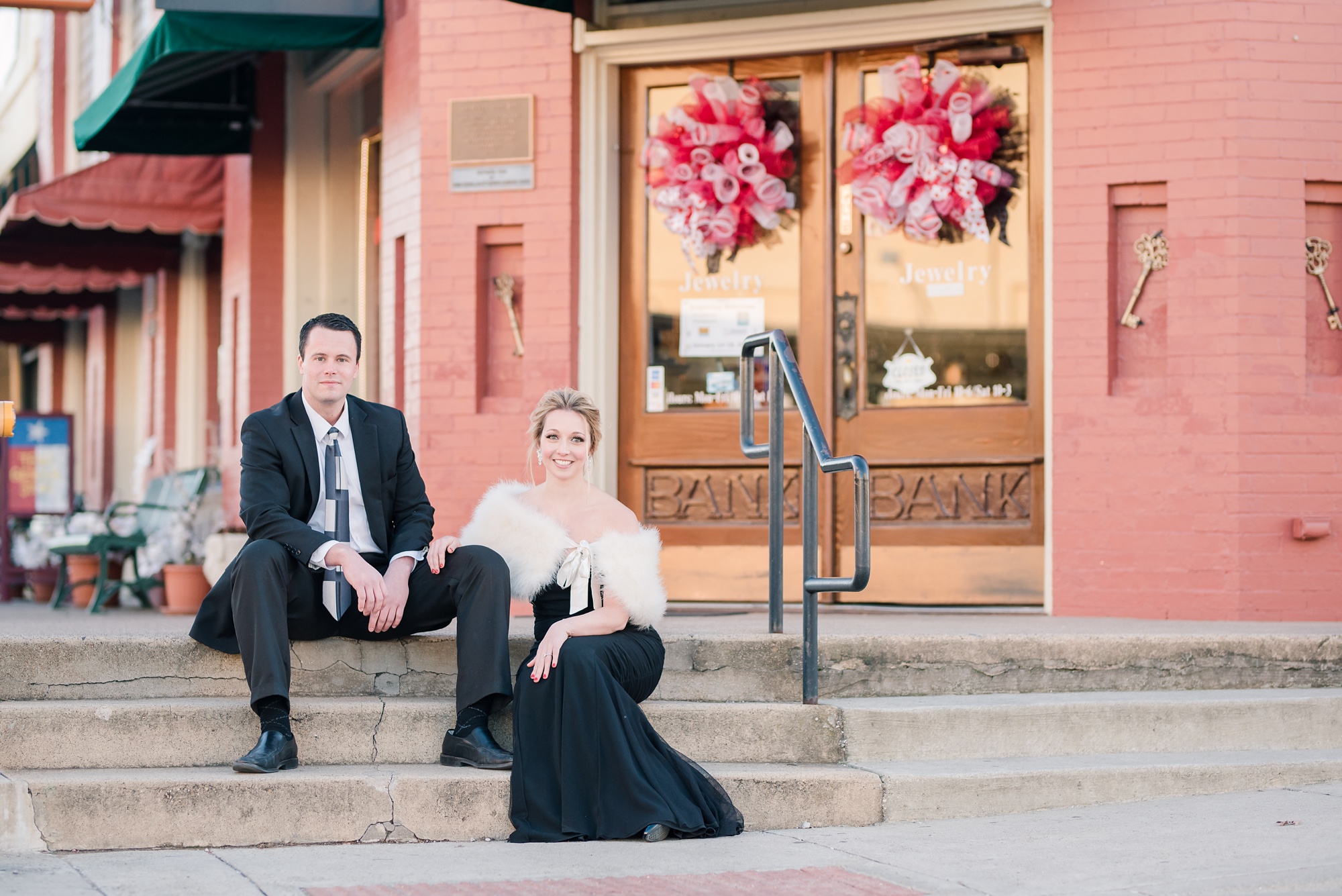 A Classy Downtown Grapevine Engagement Session