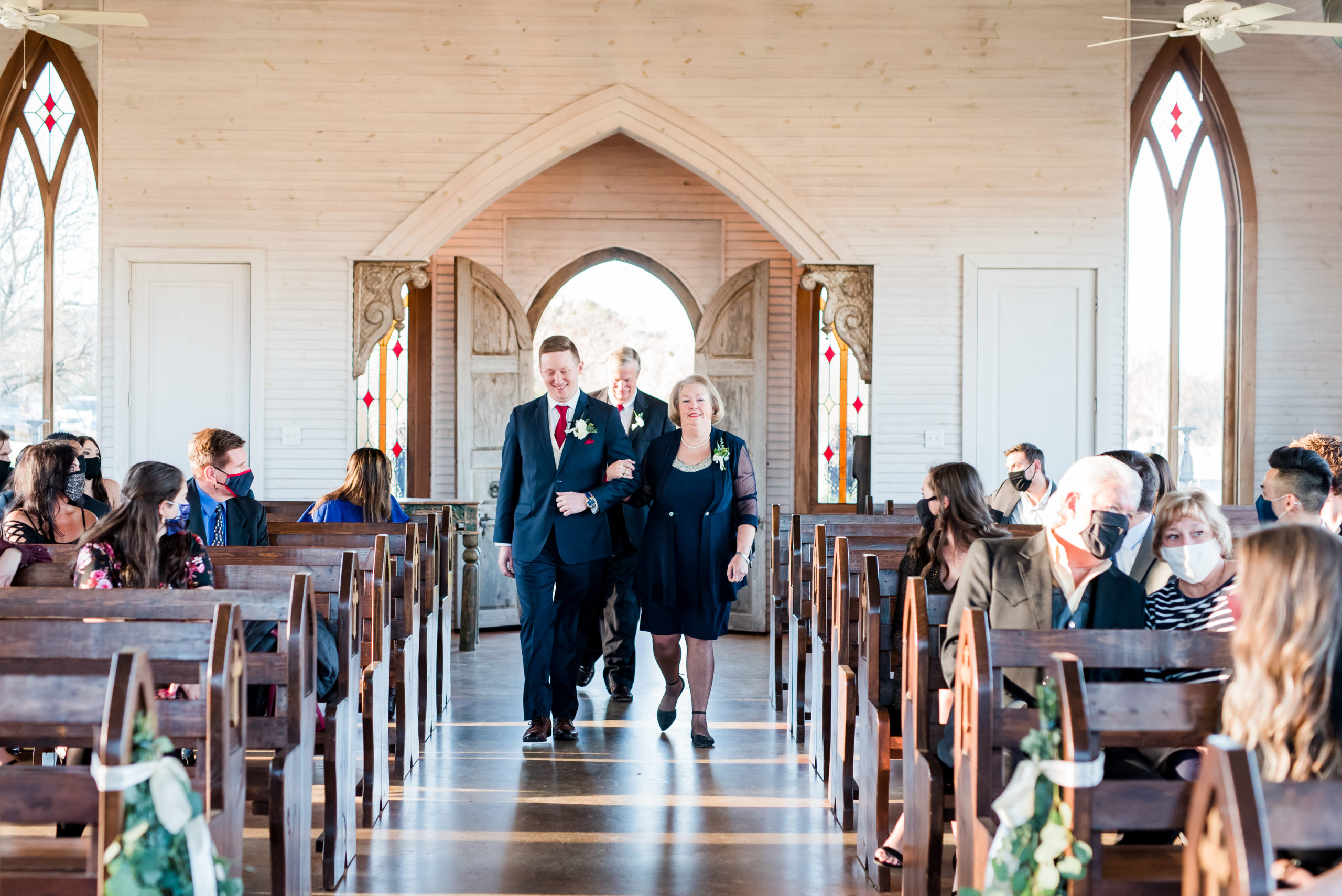romantic-fun-chapel-wedding-fort-worth